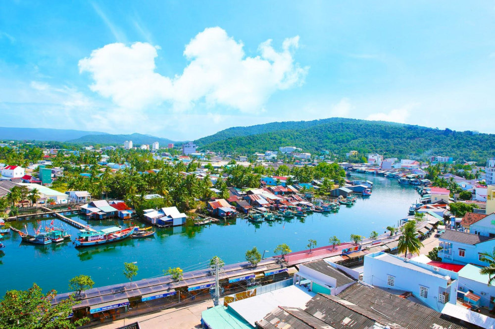 A panoramic view of the gentle Duong Dong River flowing peacefully through the heart of Phu Quoc Island 